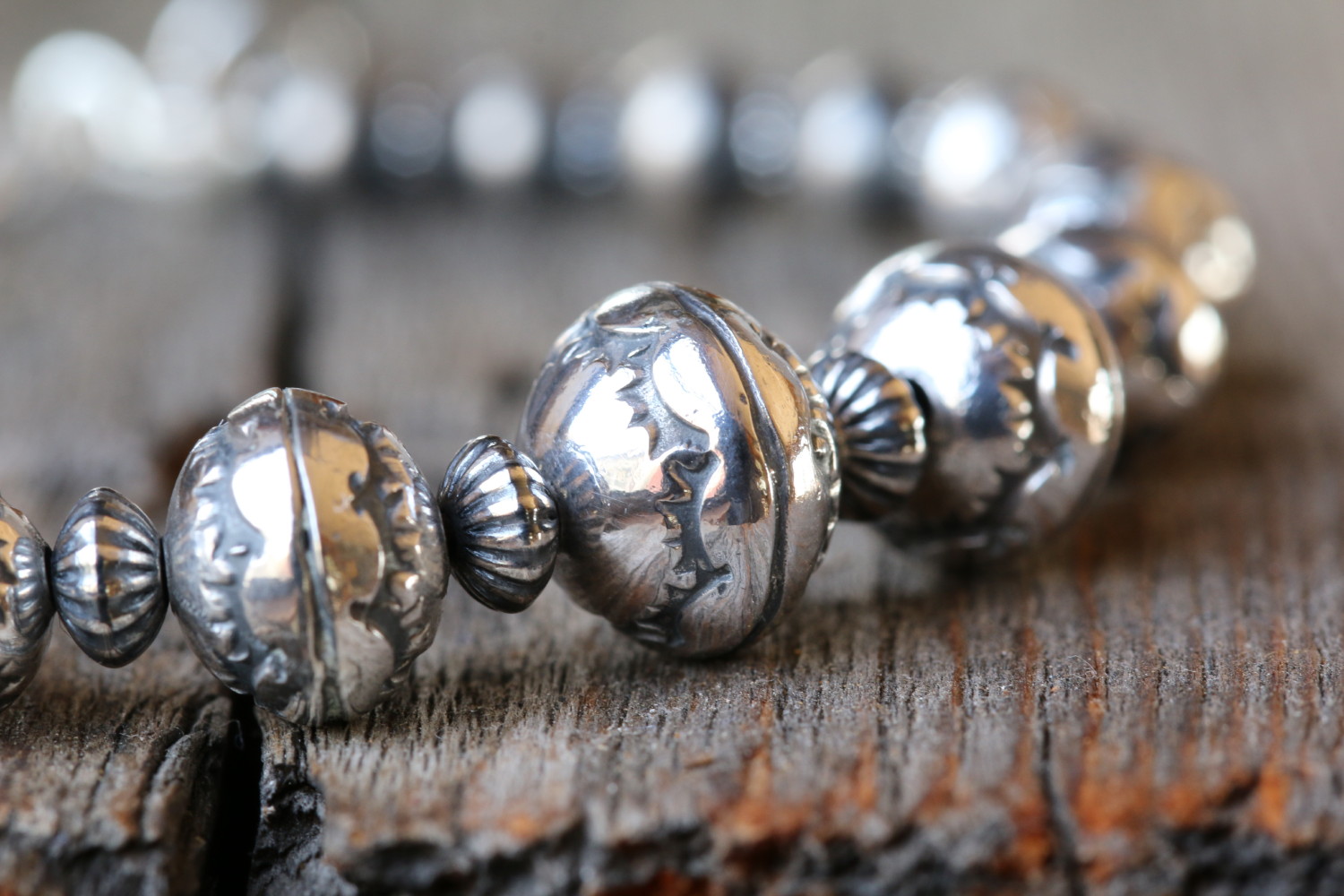 Stampworks , Silver Beads Bracelet　1つずつ鏨で打ち込まれたビーズは正に一点もの。