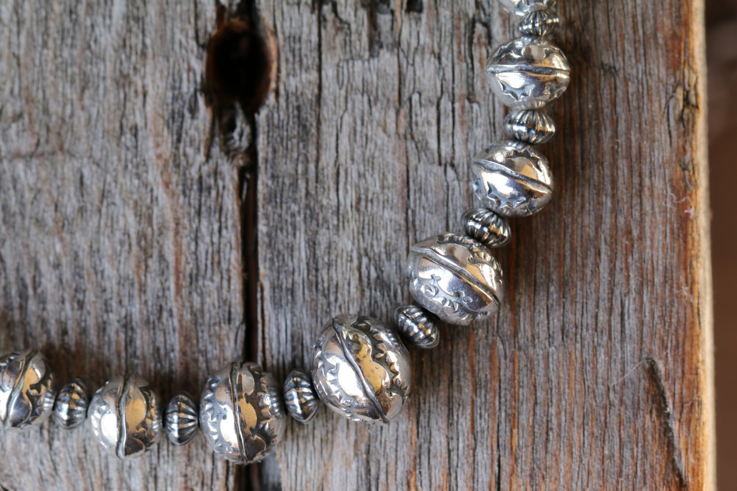  Stampworks , Silver Beads Bracelet　サイズグラデーションがオリエンタルな雰囲気を。